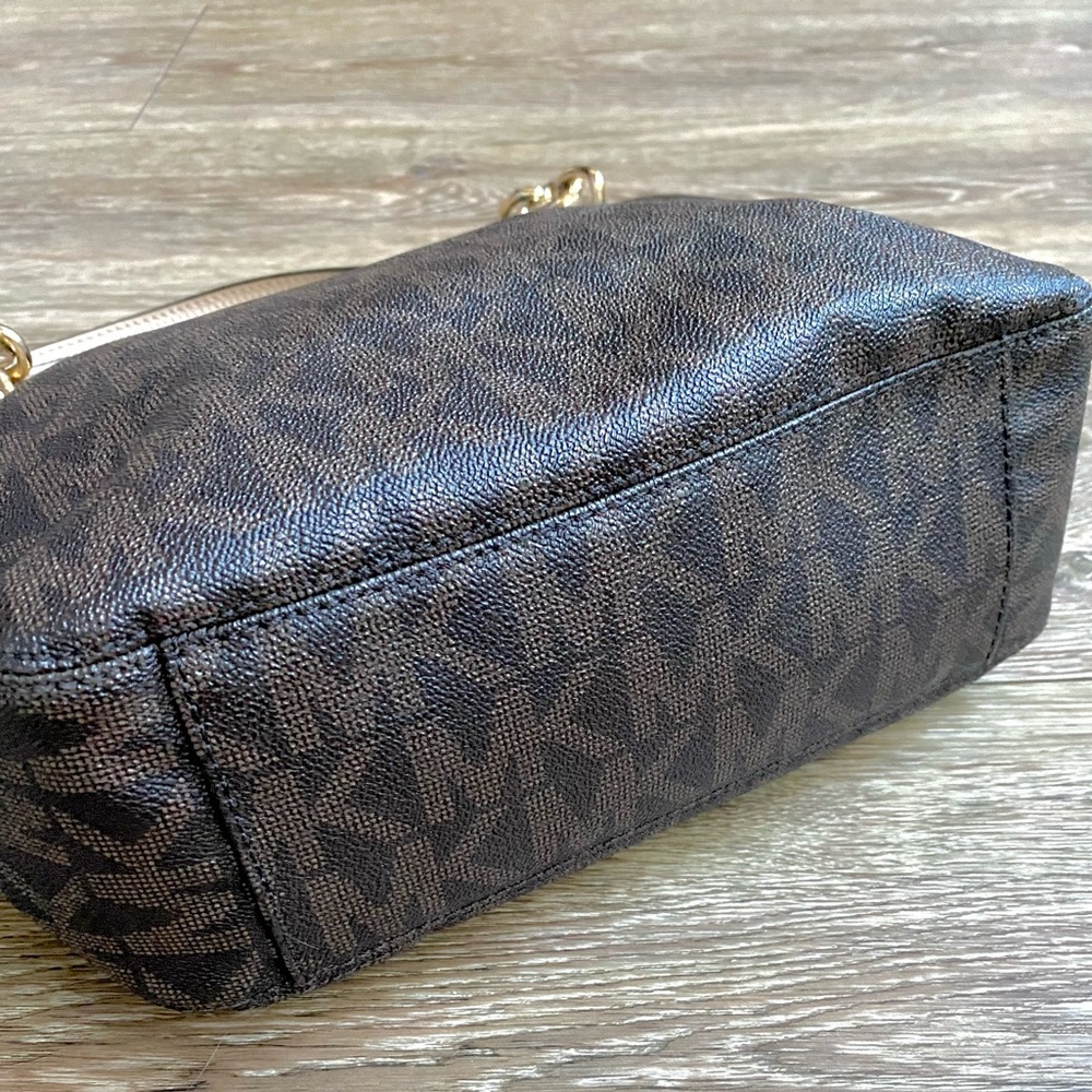 EUC Michael Kors Lilly Brown Signature Monogram Chain Tote Bag - Picture 6 of 10